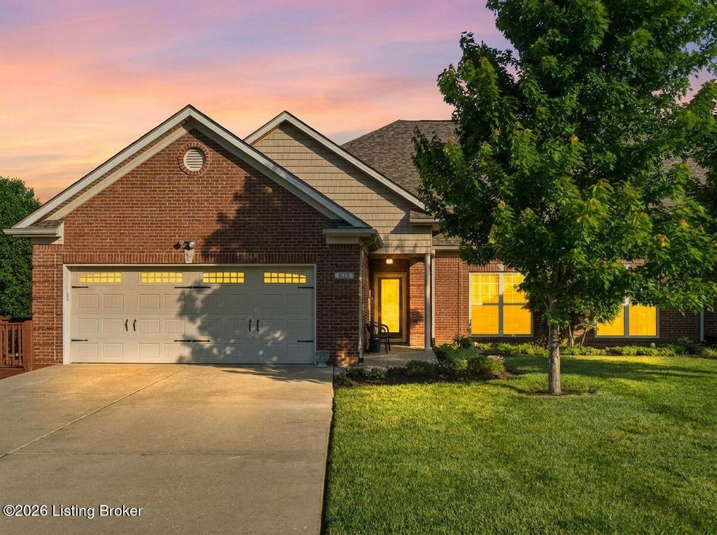 Photo of 638 Shoshone Ct, Shelbyville, KY 40065 (MLS # 1717668)