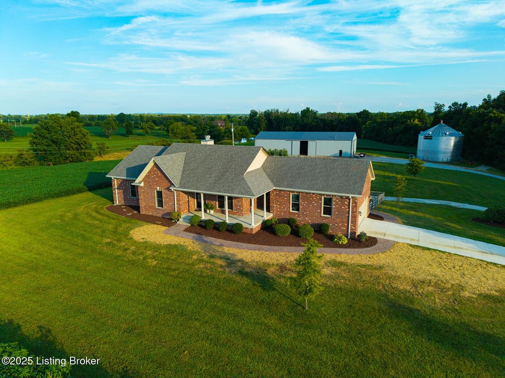 Photo of 2264 Anderson Ln, Shelbyville, KY 40065 (MLS # 1694953)