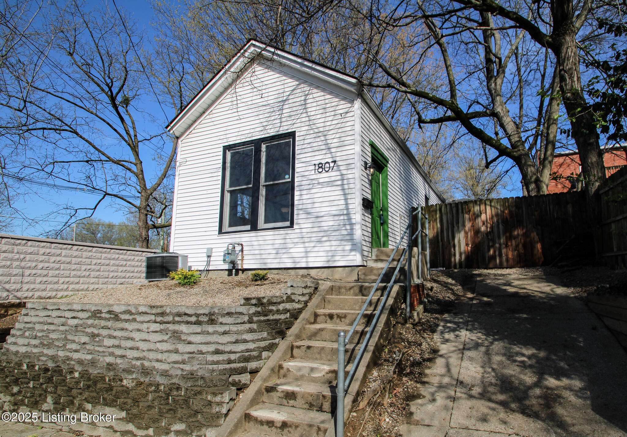 1807 Sherwood Ave, Louisville, Kentucky image 1