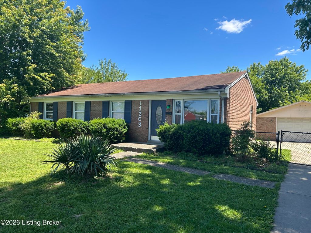 Photo of 11203 Thunder Dr, Louisville, KY 40272 (MLS # 1717454)