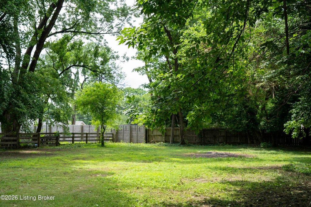 Photo of 408 Evergreen Rd, Louisville, KY 40223 (MLS # 1720423)