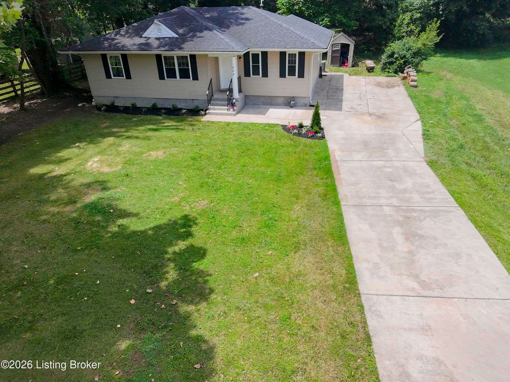 Photo of 408 Evergreen Rd, Louisville, KY 40223 (MLS # 1720423)