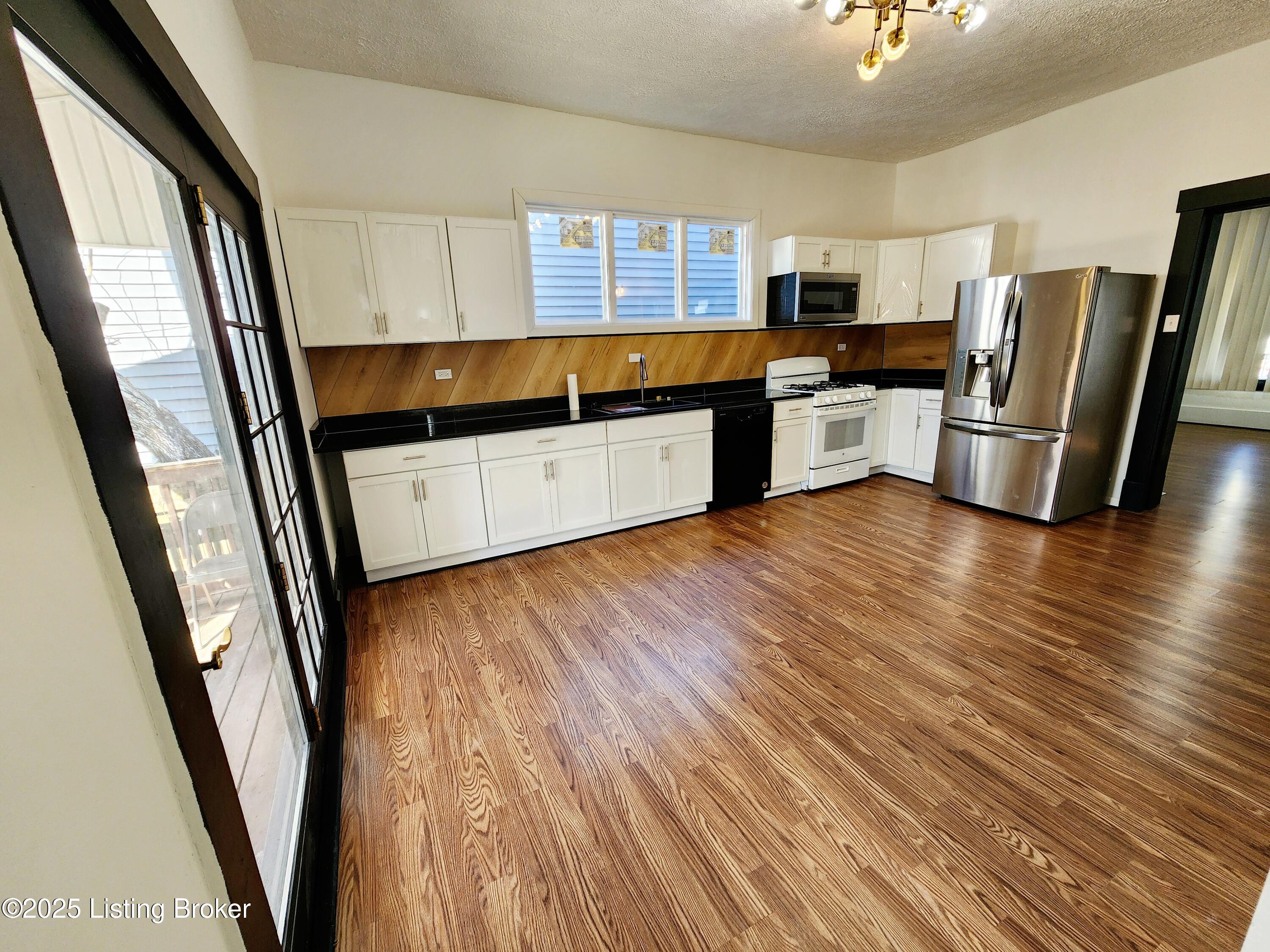 646 S 36th St, Louisville, Kentucky image 7