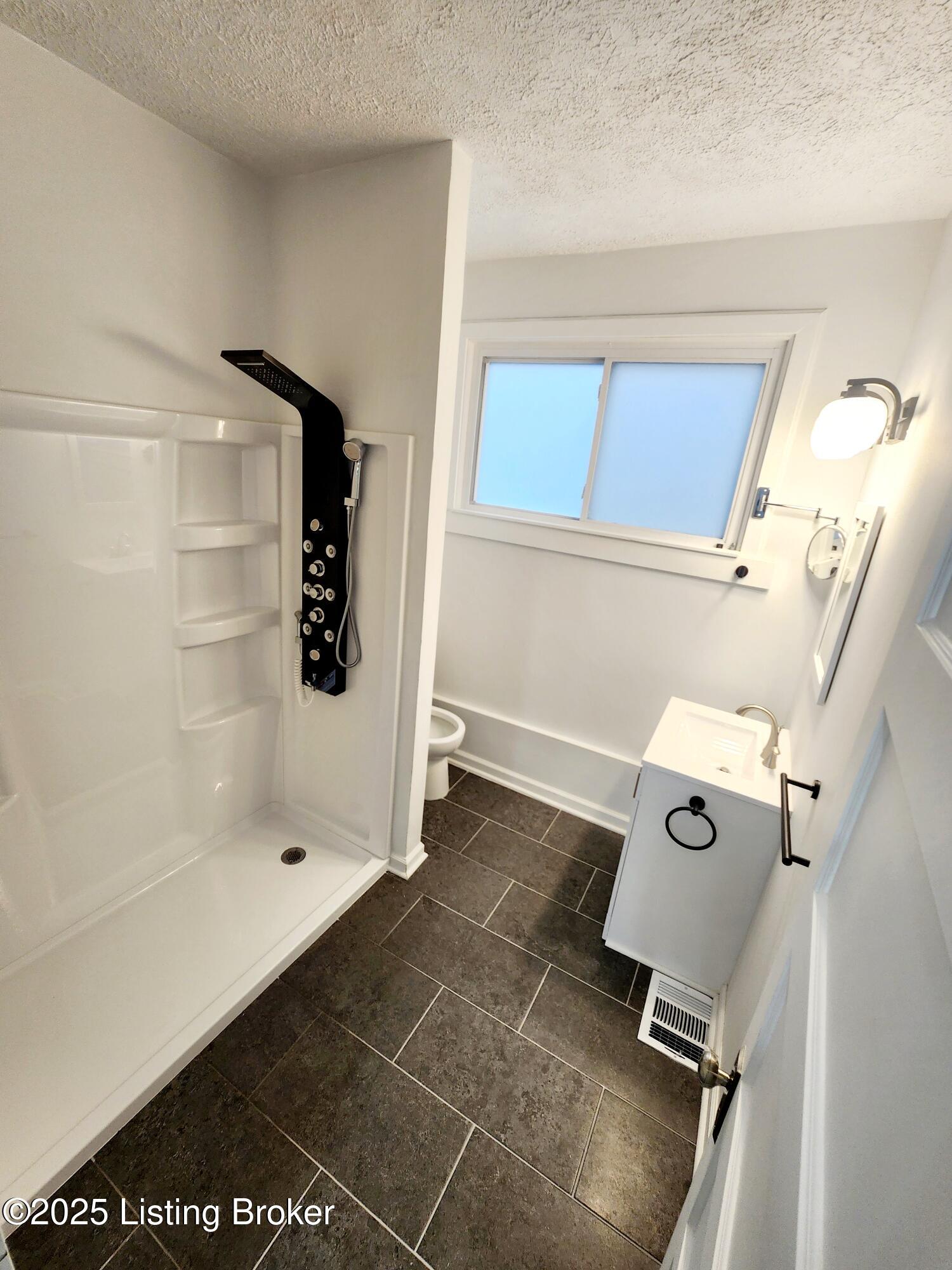 646 S 36th St, Louisville, Kentucky image 32