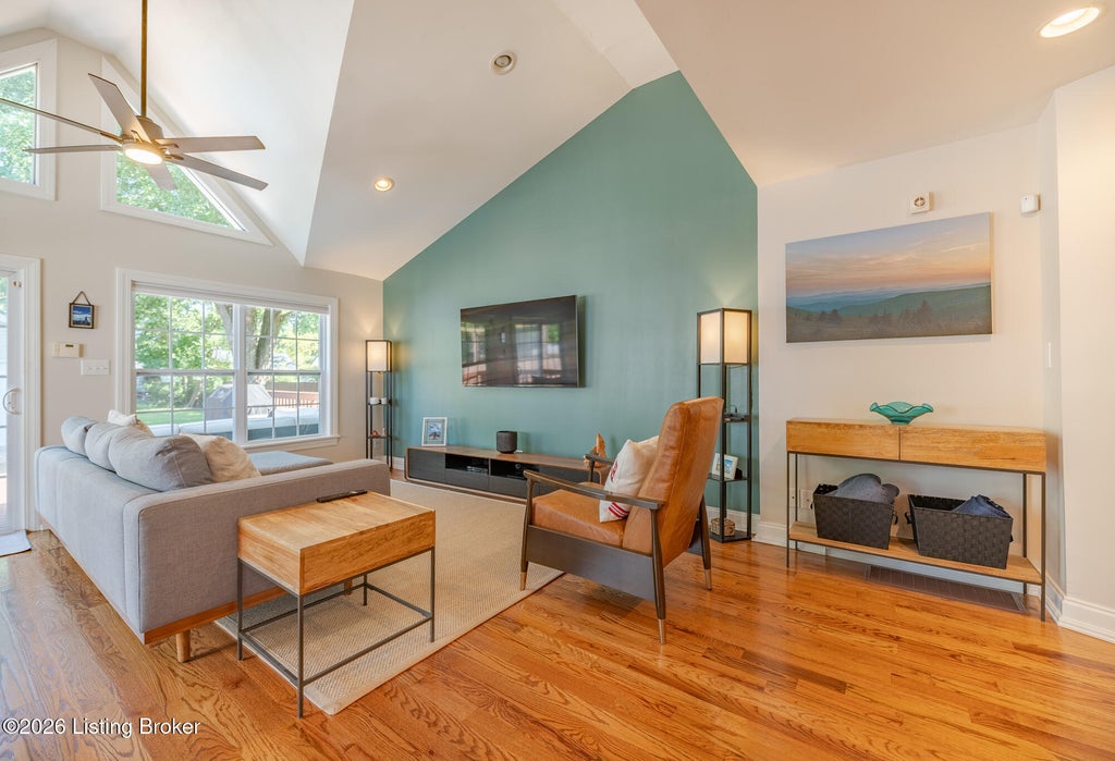 Photo of 3407 Grandview Ave, Louisville, KY 40207 (MLS # 1723450)
