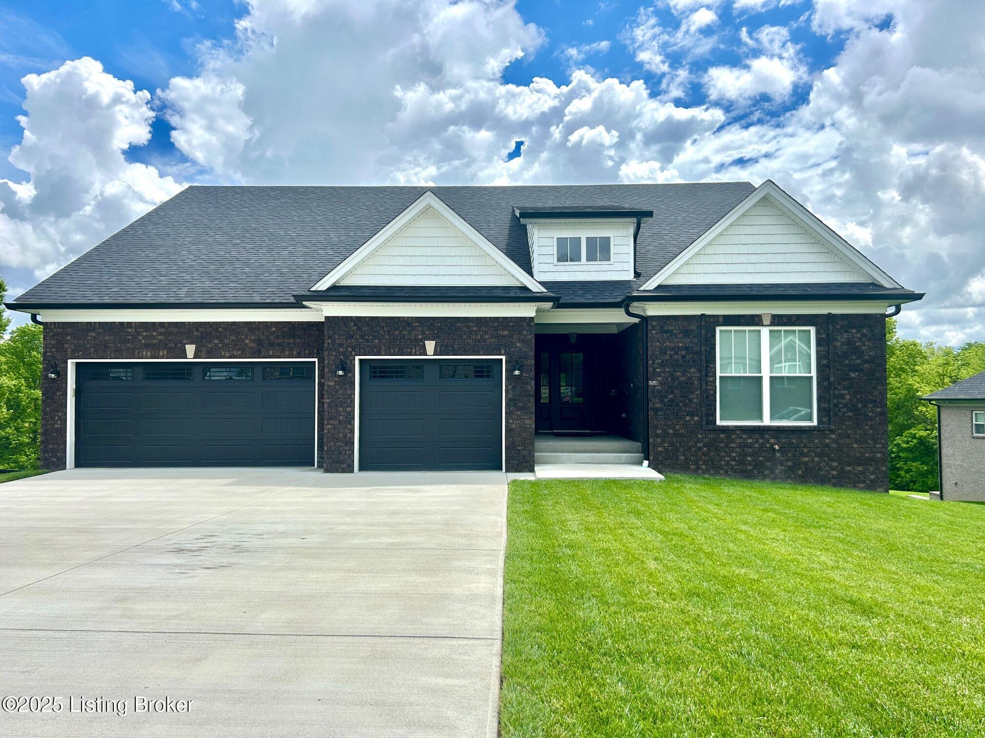 832 The Landings, Taylorsville, Pennsylvania image 1