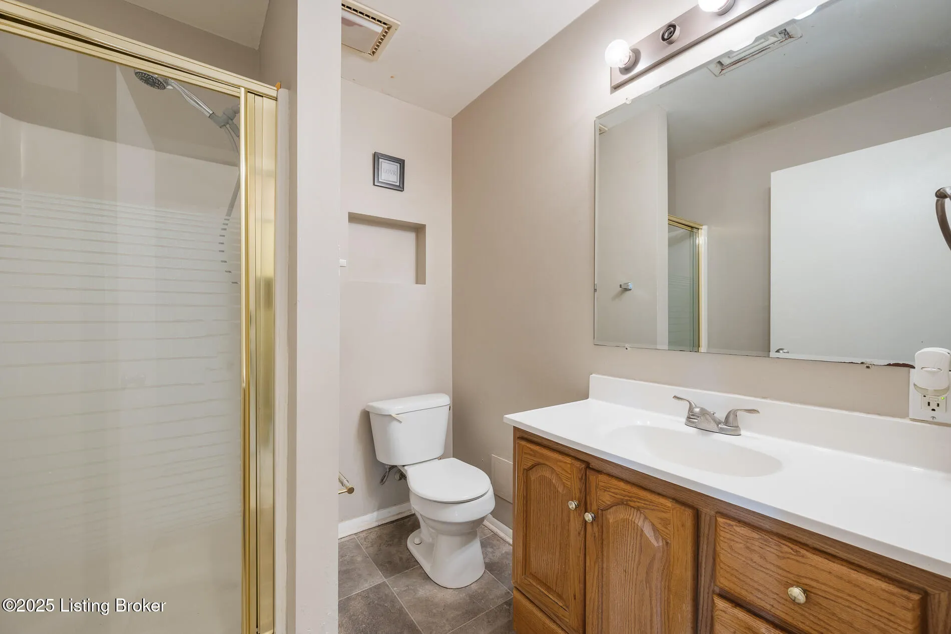 Louisville, Kentucky 40218, United States, 4 Bedrooms Bedrooms, ,2 BathroomsBathrooms,Residential,Active,221112