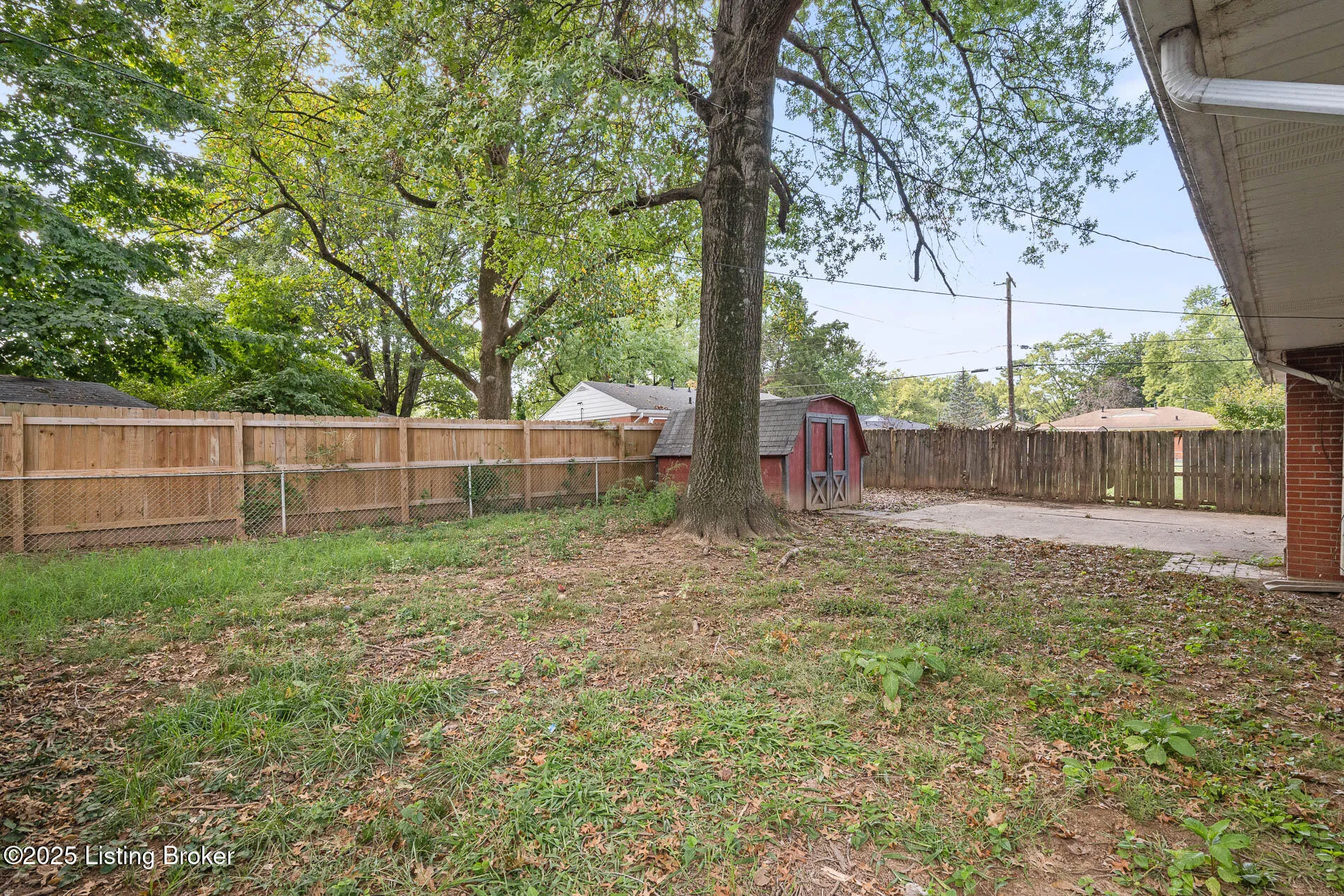 Louisville, Kentucky 40218, United States, 4 Bedrooms Bedrooms, ,2 BathroomsBathrooms,Residential,Active,221112