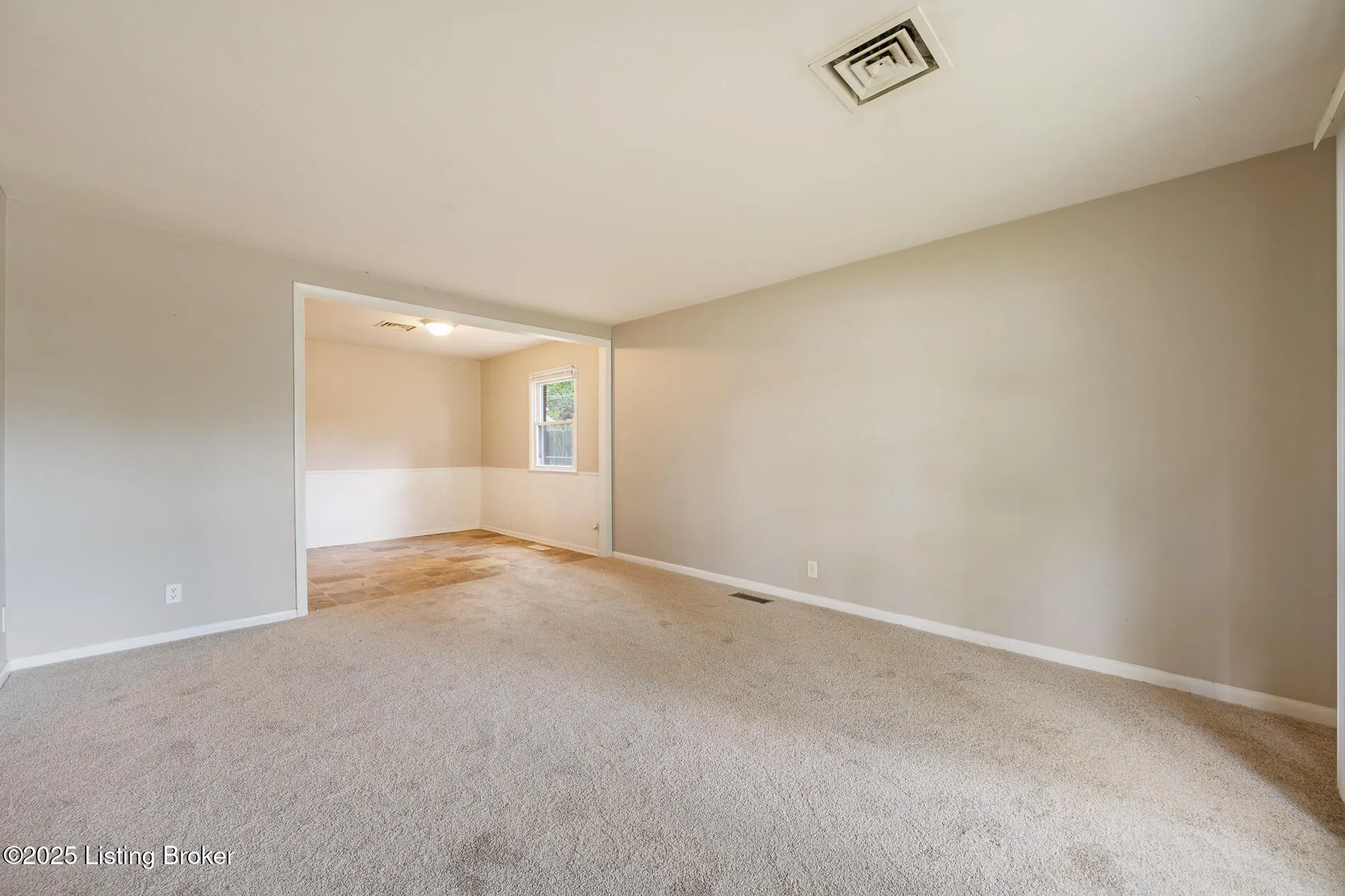 Louisville, Kentucky 40218, United States, 4 Bedrooms Bedrooms, ,2 BathroomsBathrooms,Residential,Active,221112