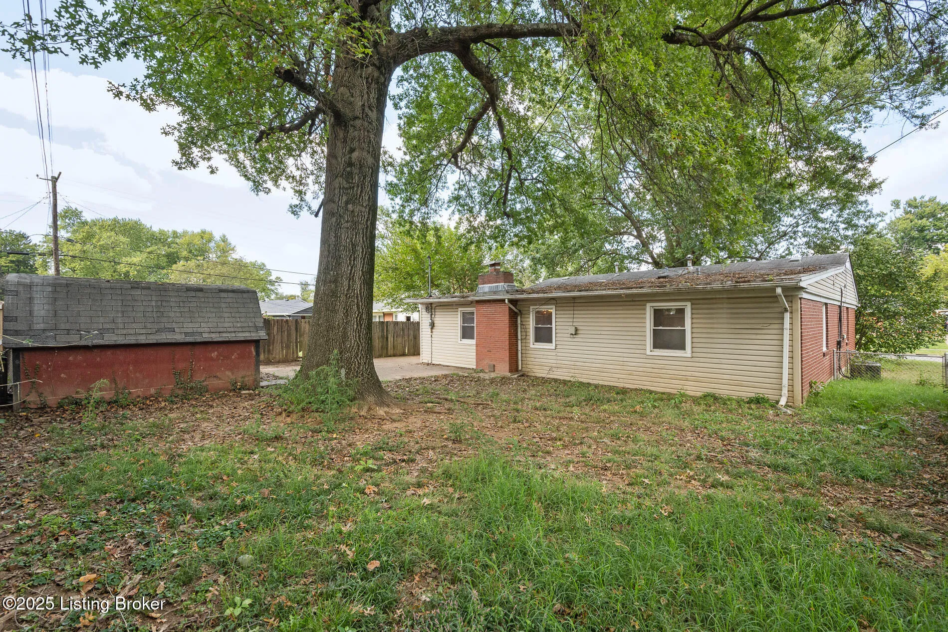 Louisville, Kentucky 40218, United States, 4 Bedrooms Bedrooms, ,2 BathroomsBathrooms,Residential,Active,221112