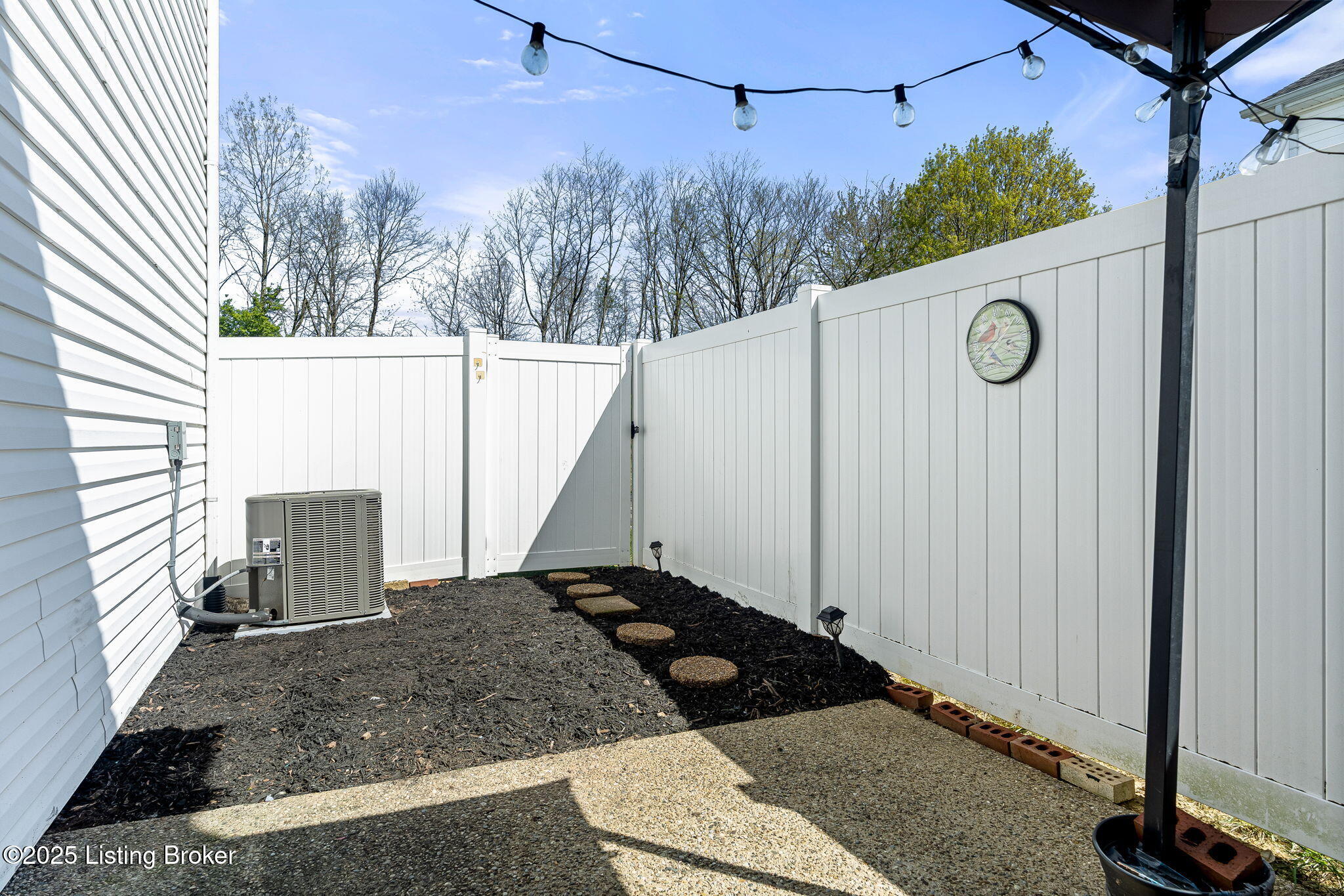 6807 Arbor Creek Dr, Louisville, Kentucky image 7