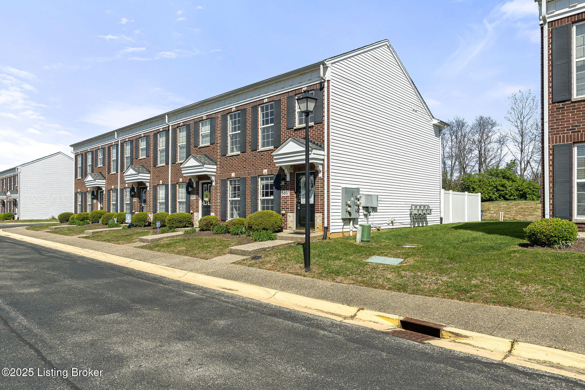 6807 Arbor Creek Dr, Louisville, Kentucky image 32