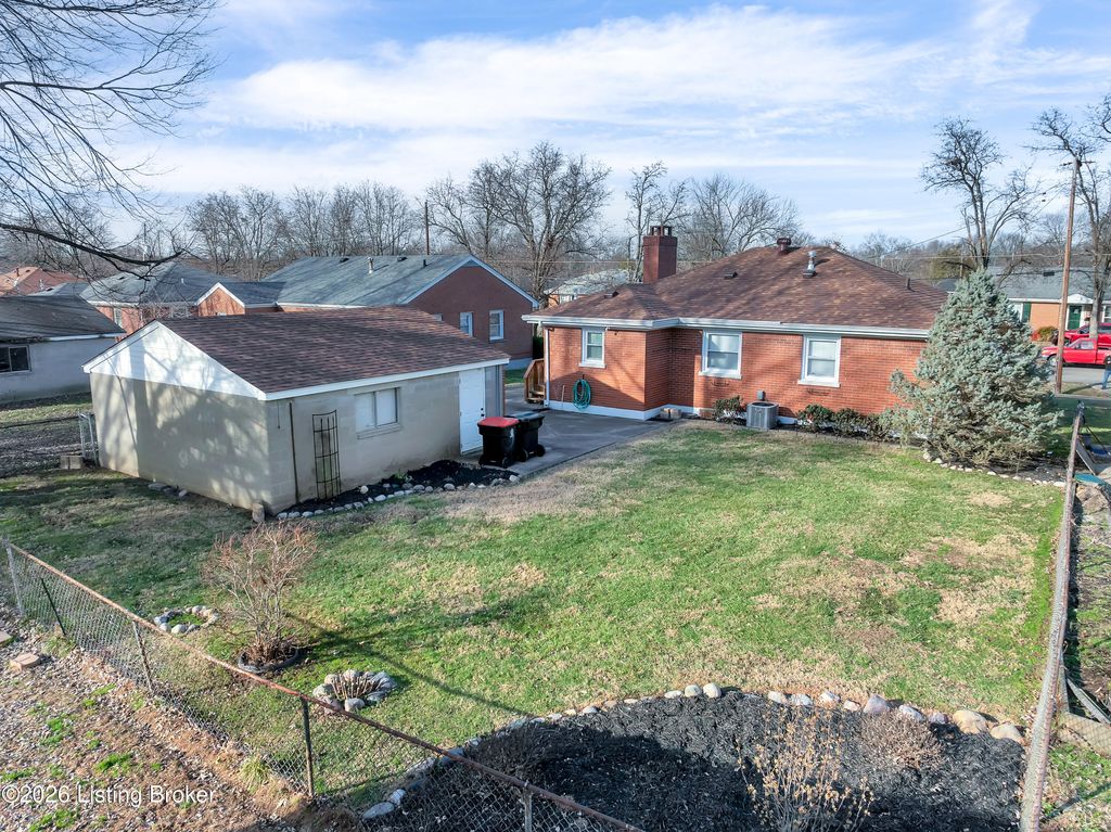 Photo of 1612 Linda Way, Louisville, KY 40216 (MLS # 1709286)
