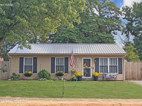 Photo of 229 E Blue Jay Rd, Louisville, KY 40229 (MLS # 1699973)