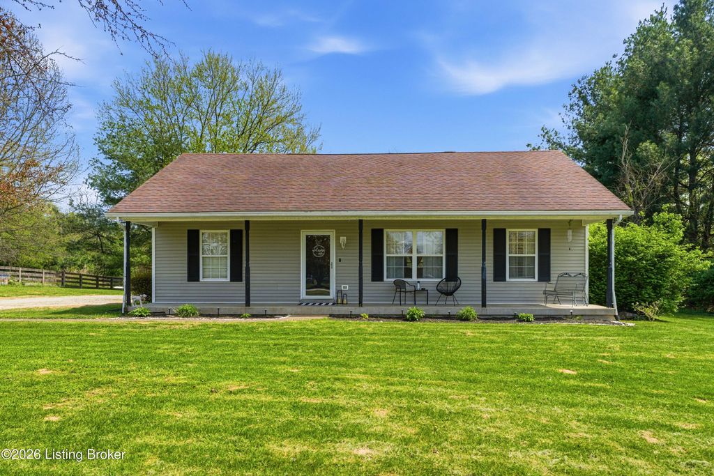 Photo of 95 Kimberly Ct, Taylorsville, KY 40071 (MLS # 1713908)