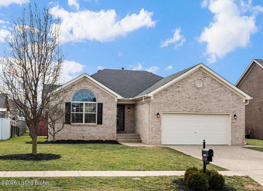 Photo of 173 Bluebill Ct, Shepherdsville, KY 40165 (MLS # 1710123)