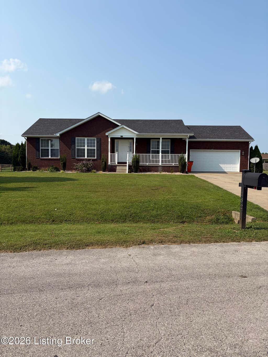 Photo of 182 Grand Canyon Dr, Elizabethtown, KY 42701 (MLS # 1725908)