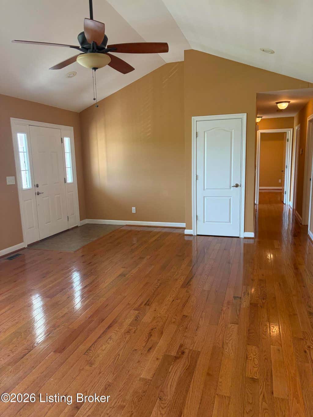 Photo of 182 Grand Canyon Dr, Elizabethtown, KY 42701 (MLS # 1725908)