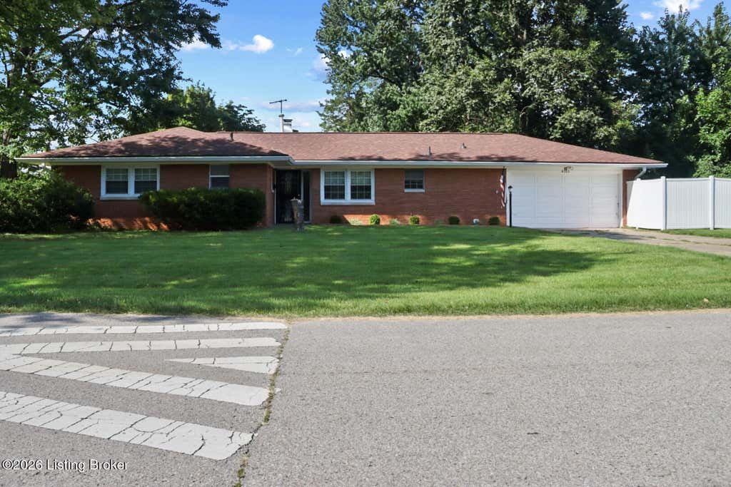 Photo of 6103 Apex Dr, Louisville, KY 40219 (MLS # 1727192)