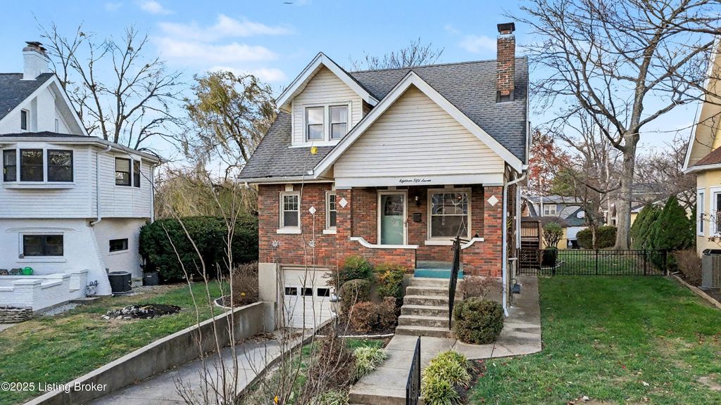 Photo of 1857 Overlook Terrace, Louisville, KY 40205 (MLS # 1705485)