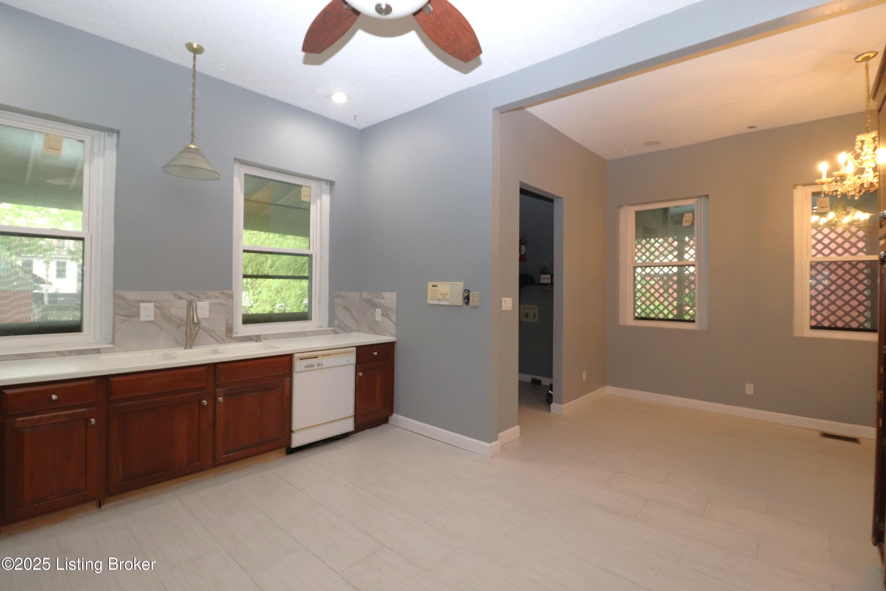 500 W Ormsby Ave, Louisville, Pennsylvania image 10