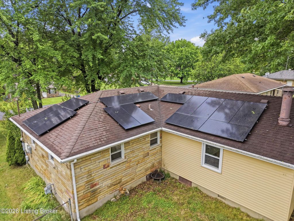Photo of 9705 Titan Dr, Louisville, KY 40229 (MLS # 1715598)
