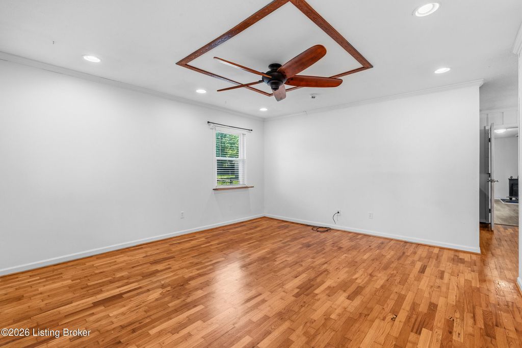 Photo of 9705 Titan Dr, Louisville, KY 40229 (MLS # 1715598)