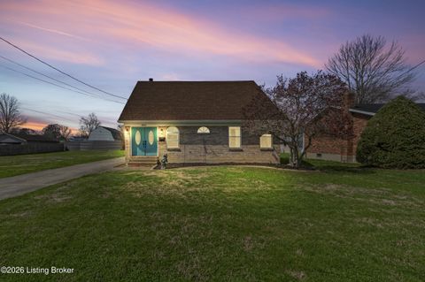 Photo of 4814 Cova Dr, Louisville, KY 40216 (MLS # 1711723)