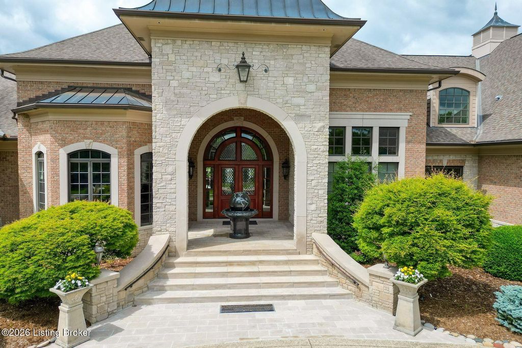 Photo of 5610 Harrods Glen Dr, Louisville, KY 40059 (MLS # 1710747)