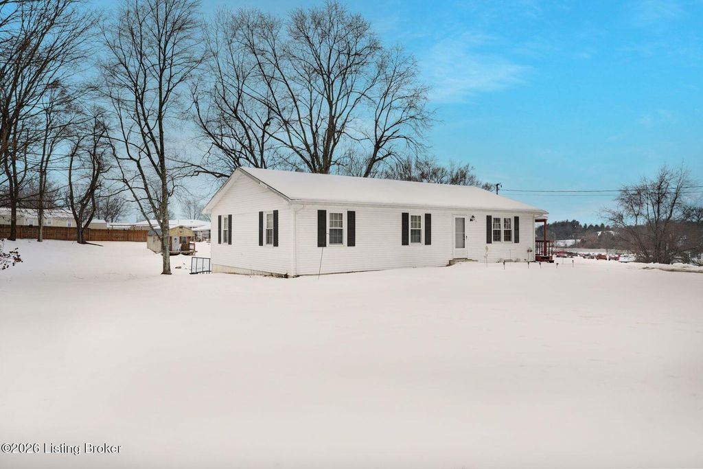 Photo of 2205 Elmcrest Dr, Bardstown, KY 40004 (MLS # 1708397)