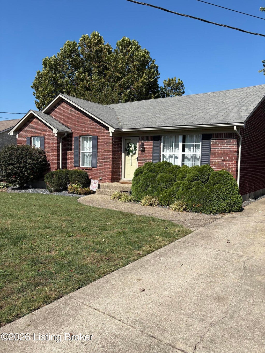 Photo of 408 Love Ave, Mt Washington, KY 40047 (MLS # 1731753)
