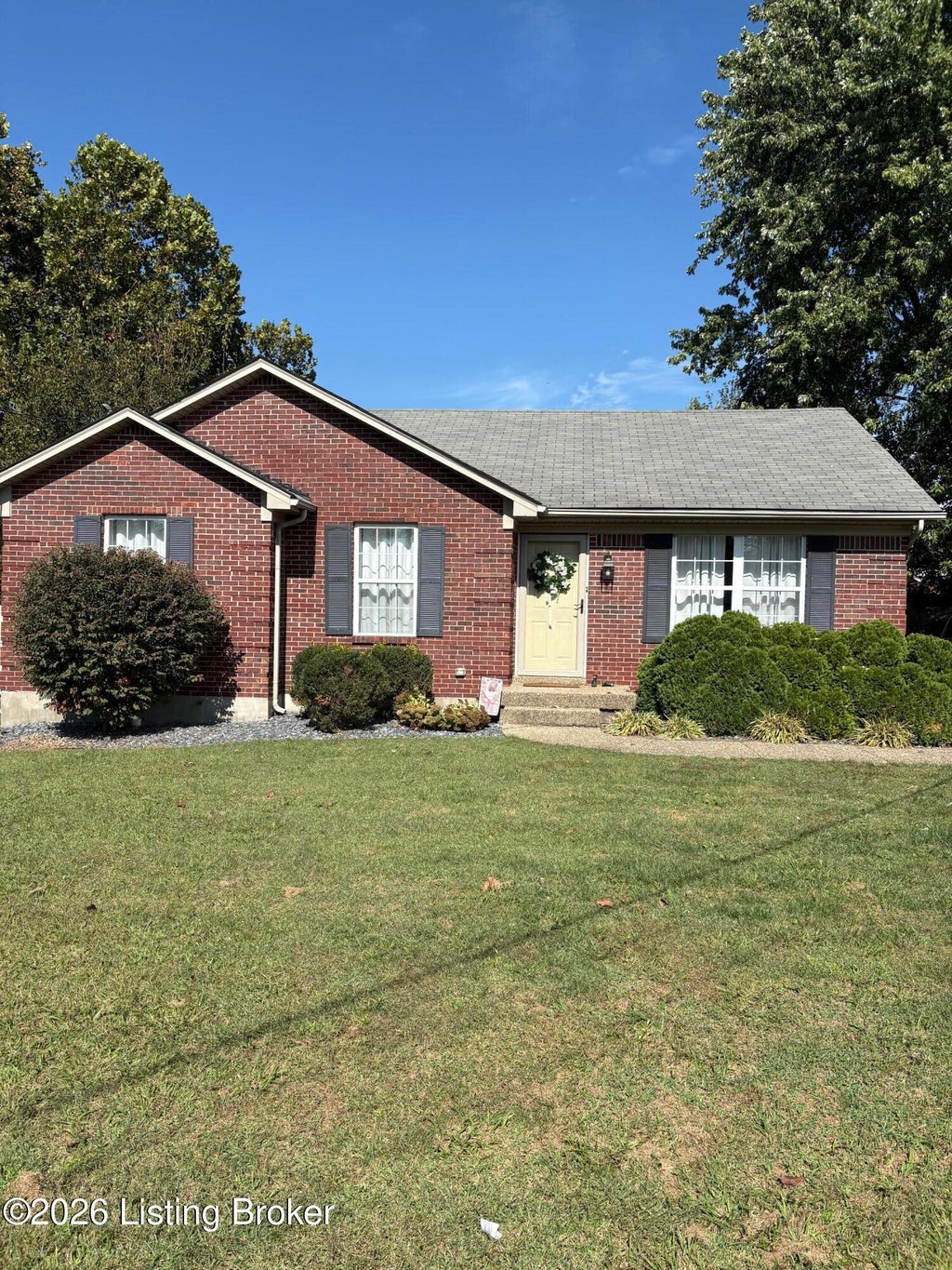 Photo of 408 Love Ave, Mt Washington, KY 40047 (MLS # 1731753)