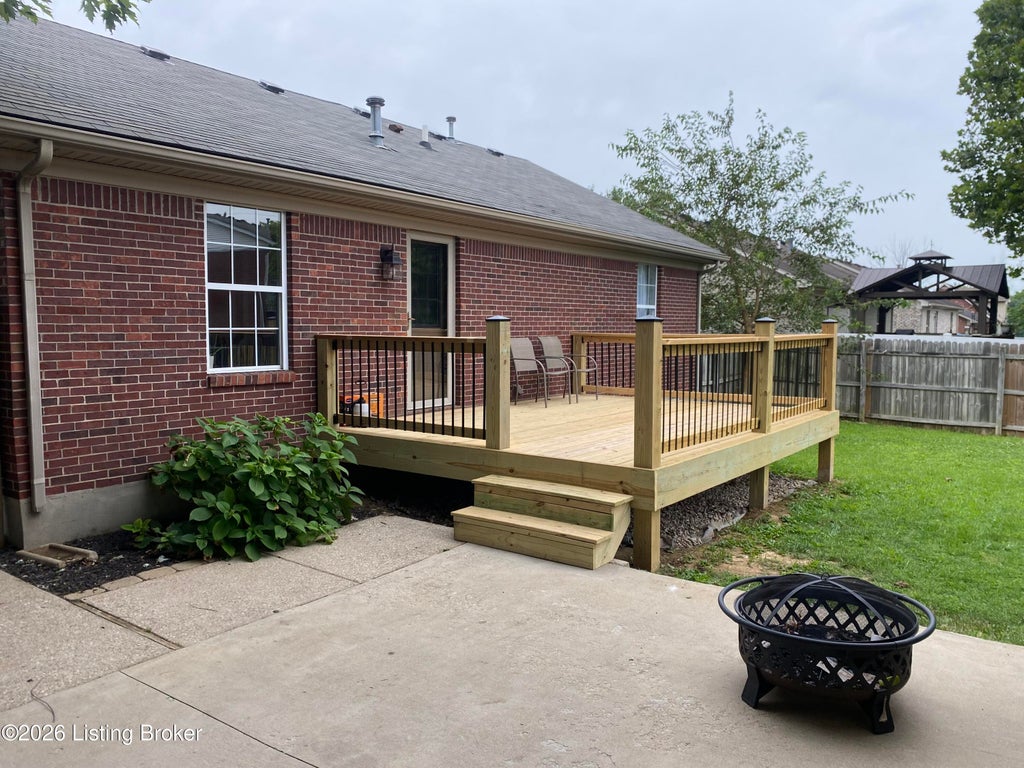 Photo of 408 Love Ave, Mt Washington, KY 40047 (MLS # 1731753)