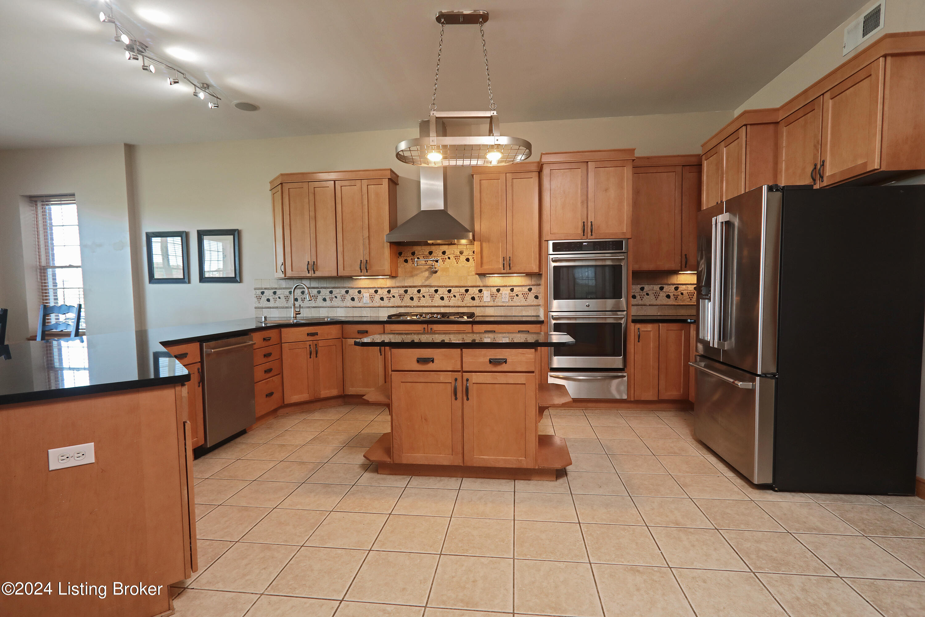 3376 Drennon Rd, Campbellsburg, Kentucky image 24