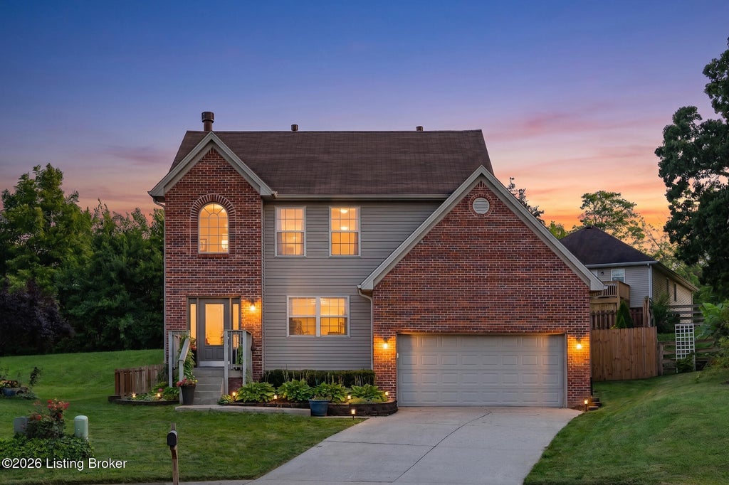 Photo of 934 Woodland Ridge Cir, La Grange, KY 40031 (MLS # 1724151)