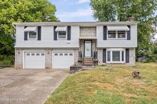 4401 STARKS DR, LOUISVILLE, KY 40218 - Image b90ca210f13bc9a84a25c53db2db1cd5/3171439671