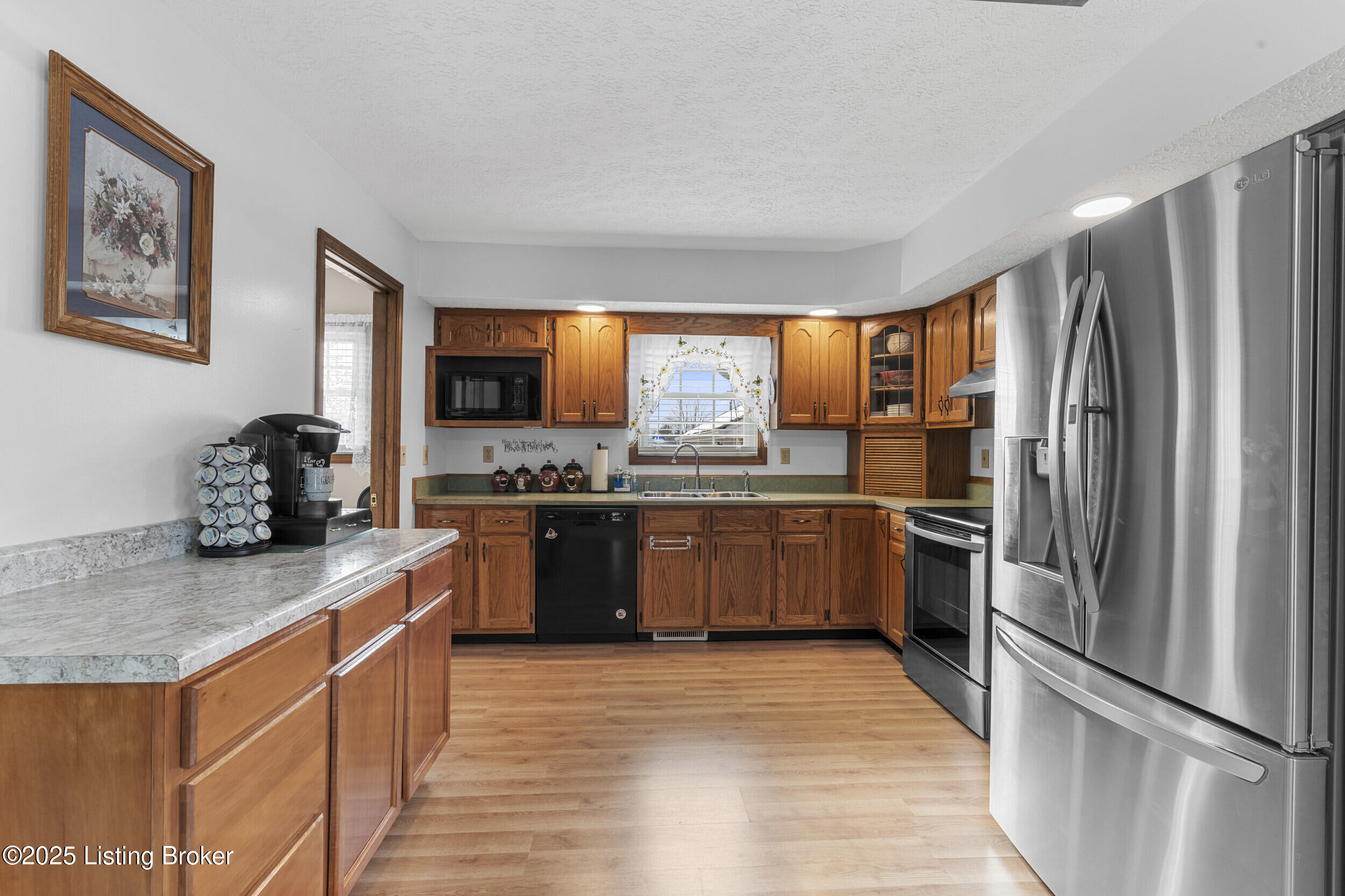 285 Butterfly Ln, Louisville, Kentucky image 13