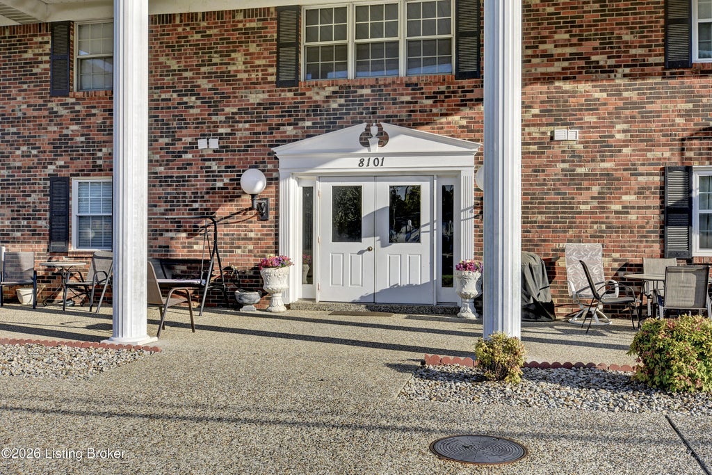 Photo of 8101 Wendamoor Dr #UNIT 28, Louisville, KY 40228 (MLS # 1730959)