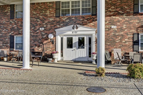 Condo For Sale - 8101 Wendamoor Dr #UNIT 28<br/> Louisville, KY 40228
