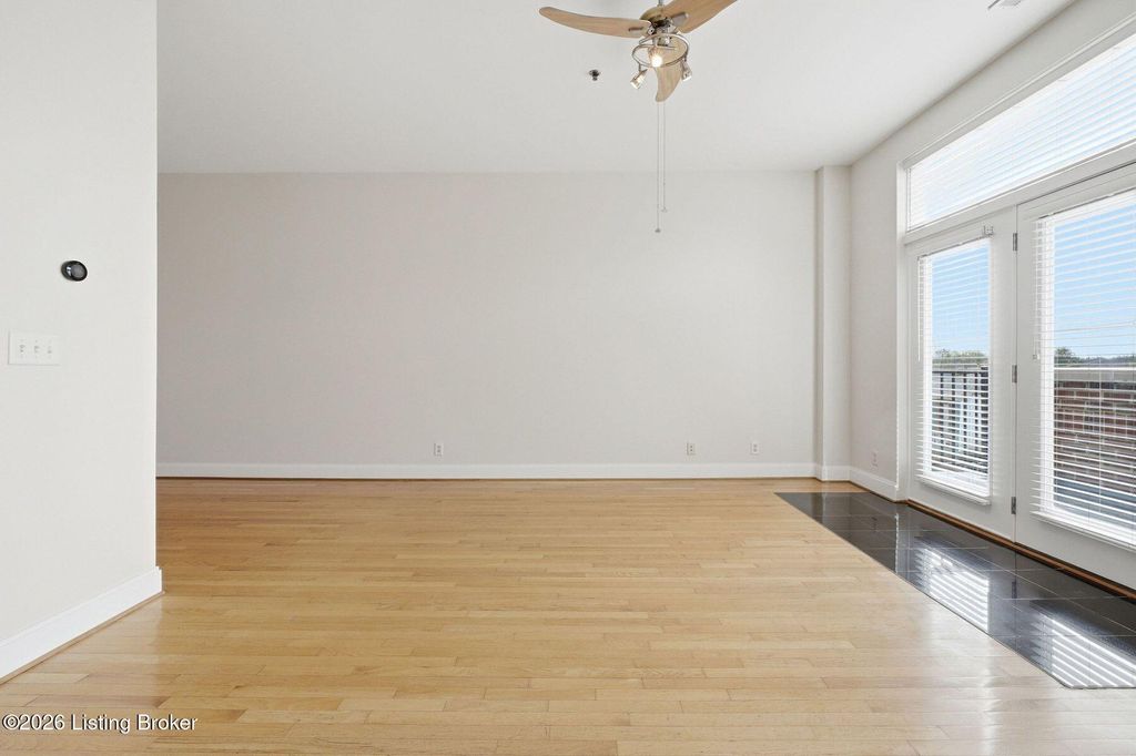 Photo of 2011 Frankfort Ave #303, Louisville, KY 40206 (MLS # 1711972)