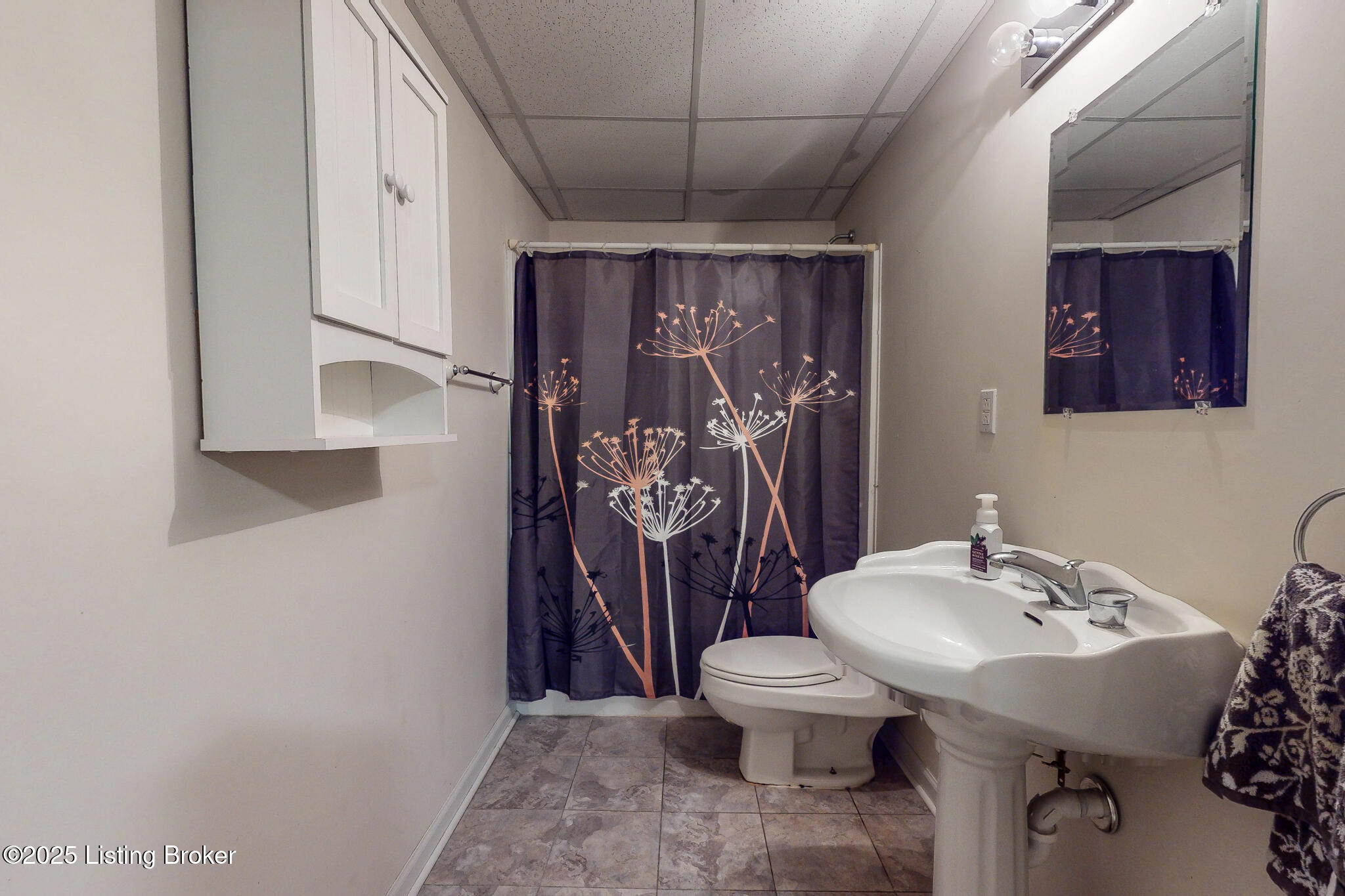512 Valley College Dr, Louisville, Kentucky image 44