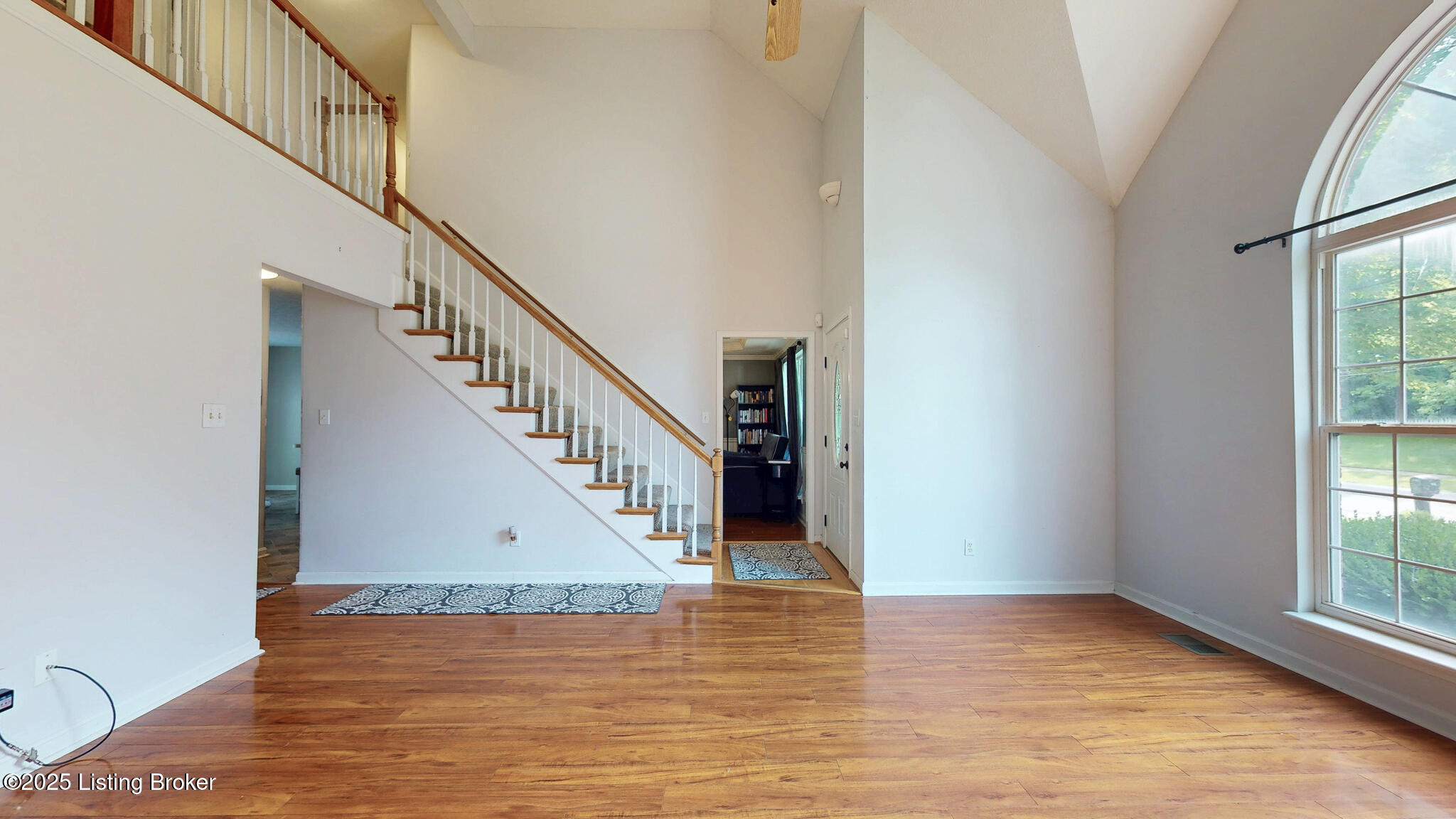 512 Valley College Dr, Louisville, Kentucky image 5