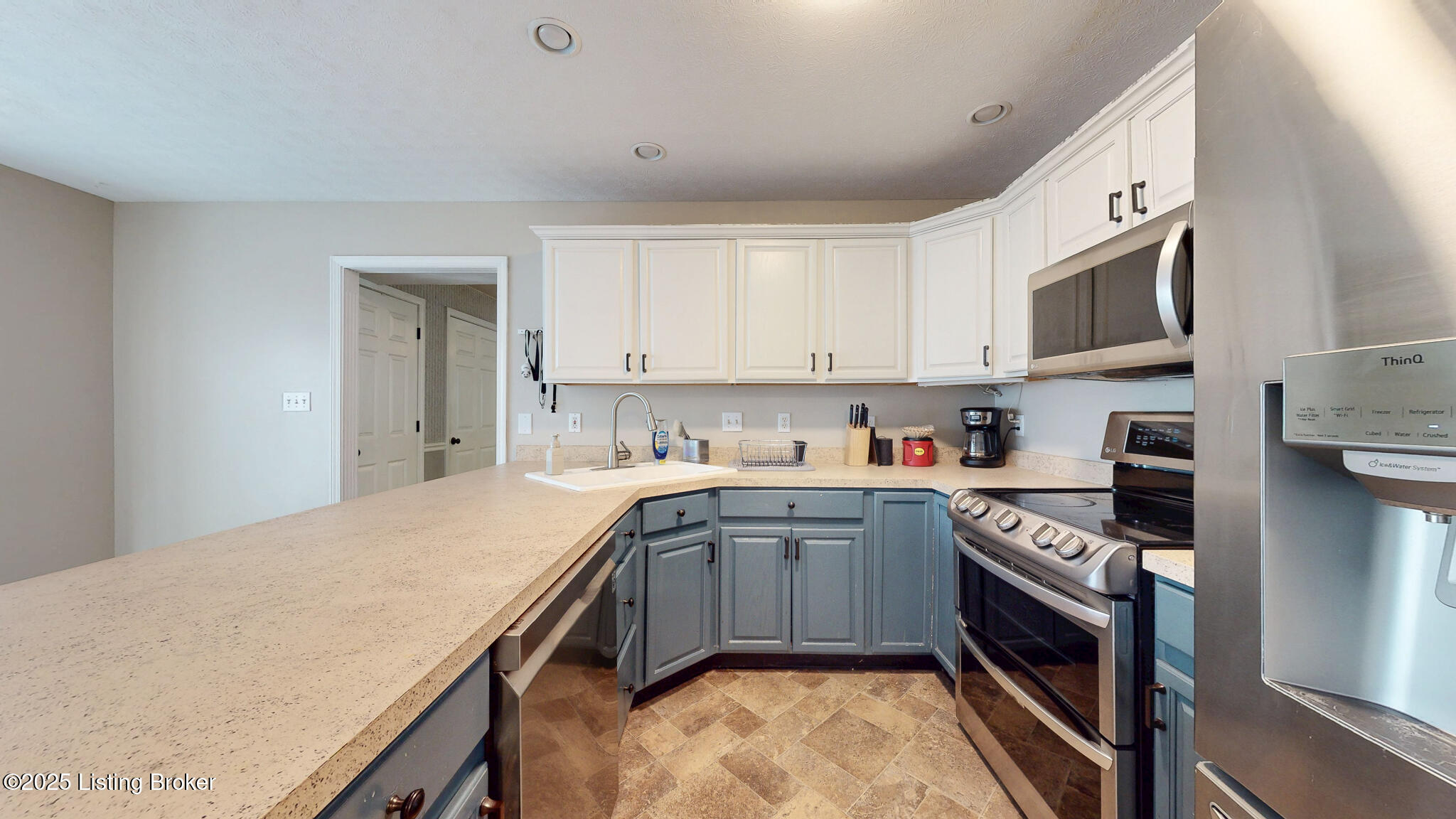 512 Valley College Dr, Louisville, Kentucky image 8