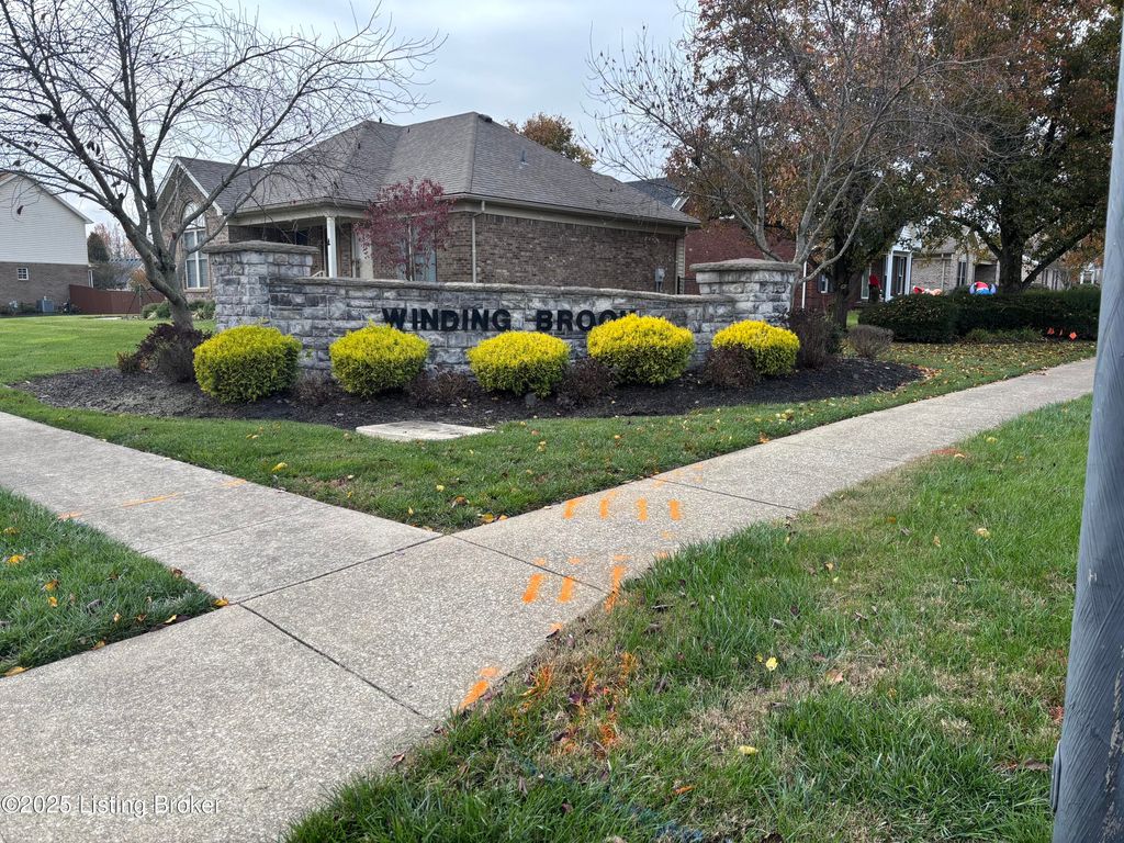 Photo of 6330 l l Winding Stream Dr, Louisville, KY 40272 (MLS # 1711514)