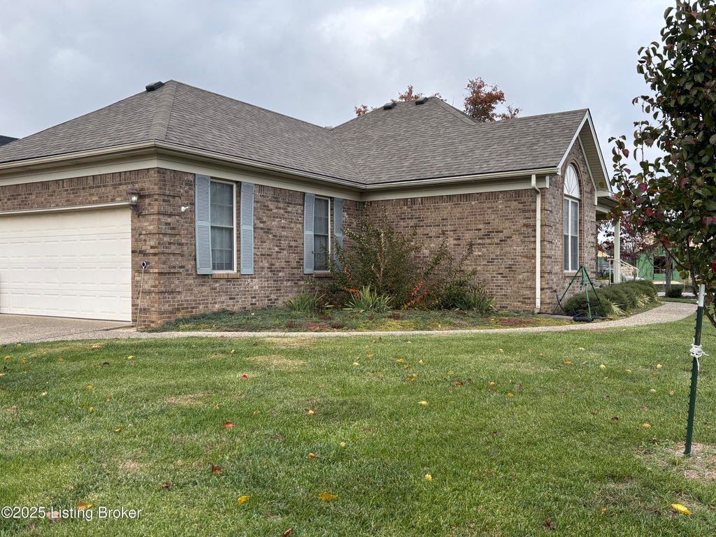Photo of 6330 l l Winding Stream Dr, Louisville, KY 40272 (MLS # 1711514)
