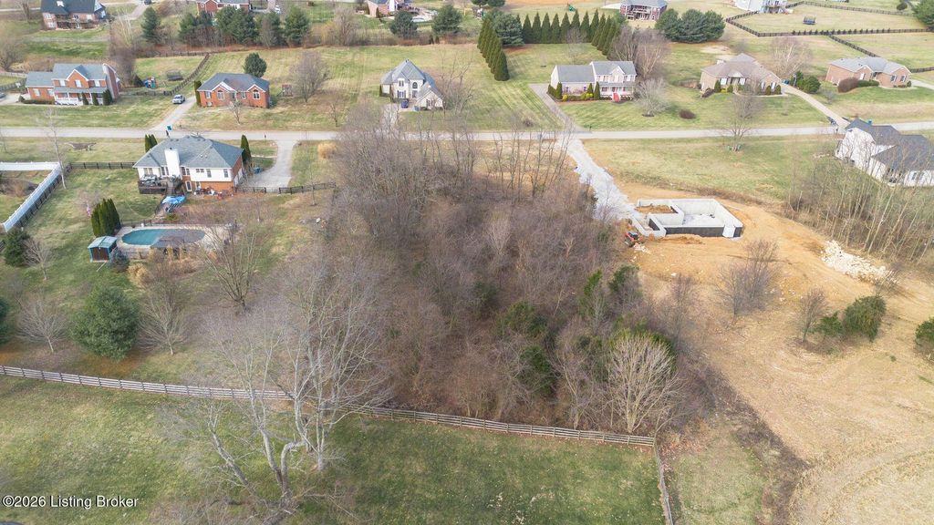 Photo of 4905 Sycamore Run Dr, La Grange, KY 40031 (MLS # 1708069)