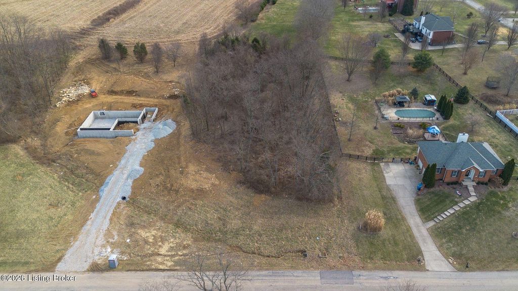 Photo of 4905 Sycamore Run Dr, La Grange, KY 40031 (MLS # 1708069)