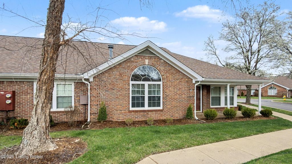Photo of 10545 Eagle Pines Ln, Louisville, KY 40223 (MLS # 1712324)