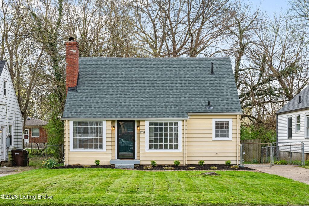 Photo of 3934 Kennison Ave, Louisville, KY 40207 (MLS # 1713101)