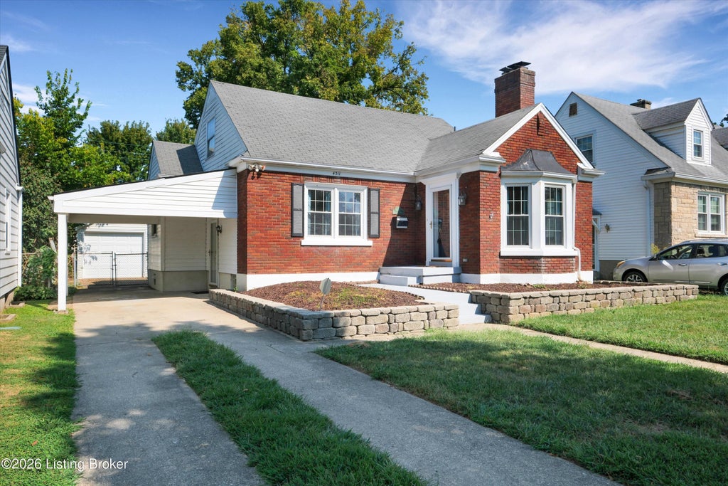 Photo of 4311 Briarwood Rd, Louisville, KY 40207 (MLS # 1729223)